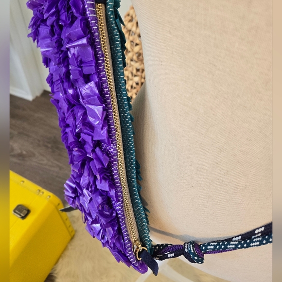 CUTE RECYCLED HANDMADE PURSE BY REFORM STUDIO & IDEOLOGY 💜💙 - Picture 14 of 15